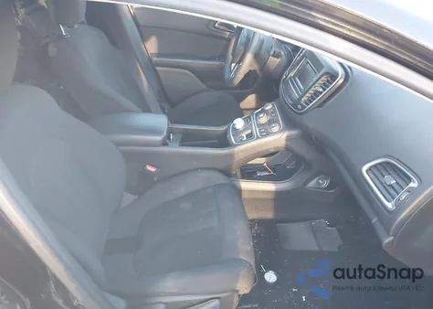 2016 Chrysler 200 Limited z USA, uszkodzony, nr VIN 1C3CCCAB8GN125657